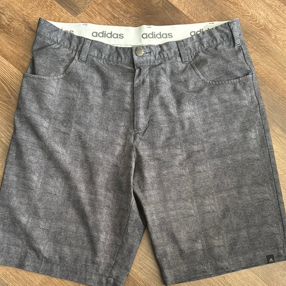 Men’s Adidas Gray golf Shorts size 36